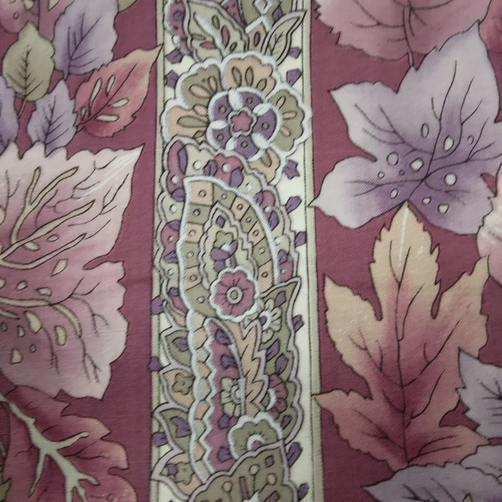 FABRIC Beautiful Vertical Stripes Of Leaves And Paisley 100%cotton, 3 Yards